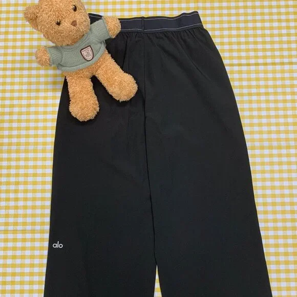 ALO Yoga Women's Black Pants Size：S (Regular)👩🏻💕 - Picture 6 of 8